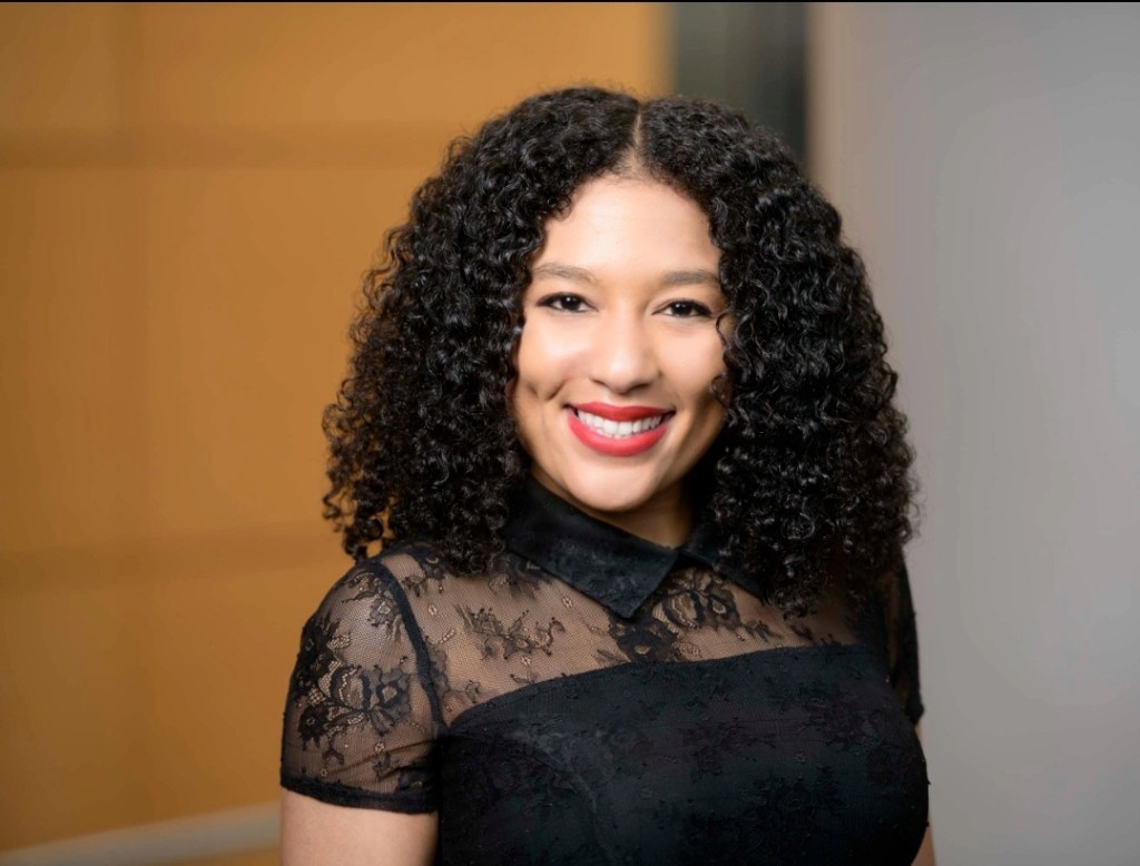 This image has an empty alt attribute; its file name is chloe-martin.jpg